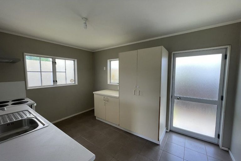 Photo of property in 2/815 Lawrence Street, Akina, Hastings, 4122
