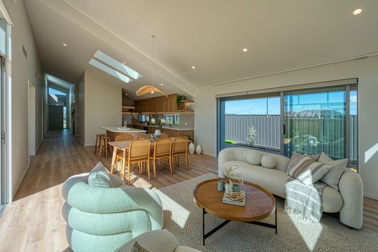 Photo of property in 13 Finstock Way, Rolleston, 7614