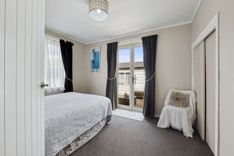 Photo of property in 7 Watters Row, Glen Avon, New Plymouth, 4312