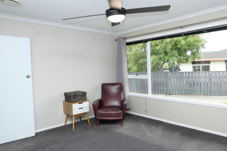Photo of property in 4 Tawa Street, Waikanae, 5036