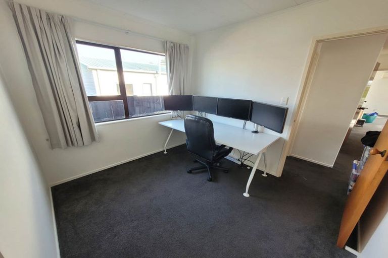 Photo of property in 1/94 Roberts Road, Te Atatu South, Auckland, 0610