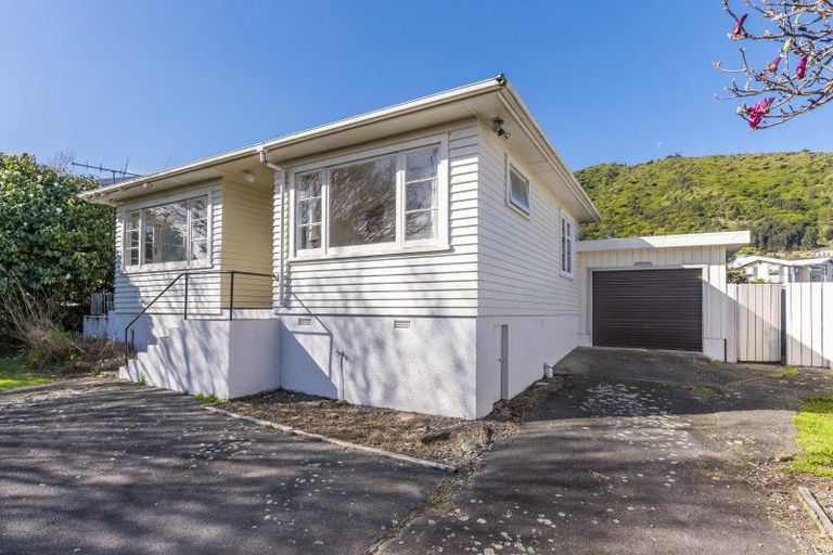 Photo of property in 11 Winara Avenue, Waikanae, 5036