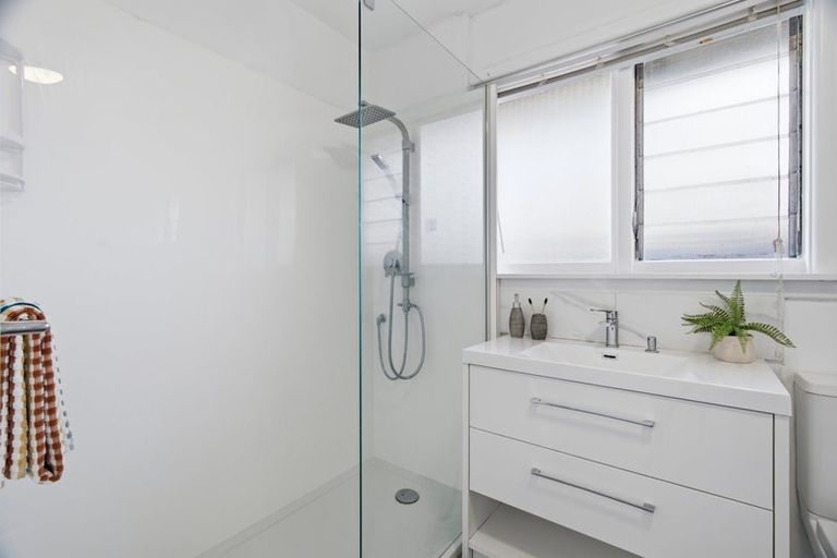 Photo of property in 3/7a Curletts Road, Sockburn, Christchurch, 8042