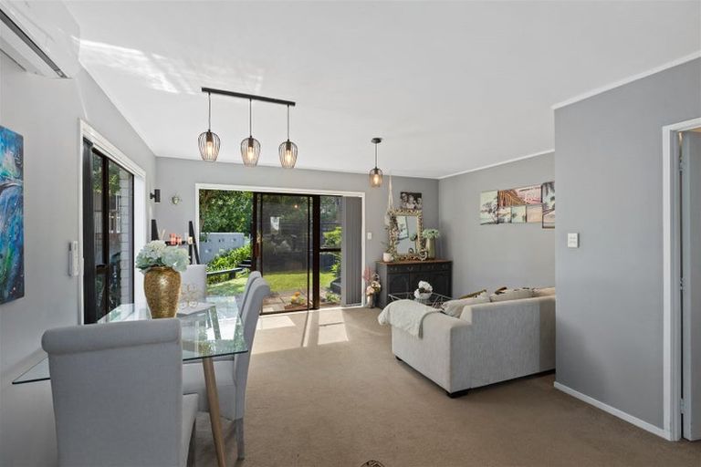 Photo of property in 2/36 Greendale Spur, Glenfield, Auckland, 0629