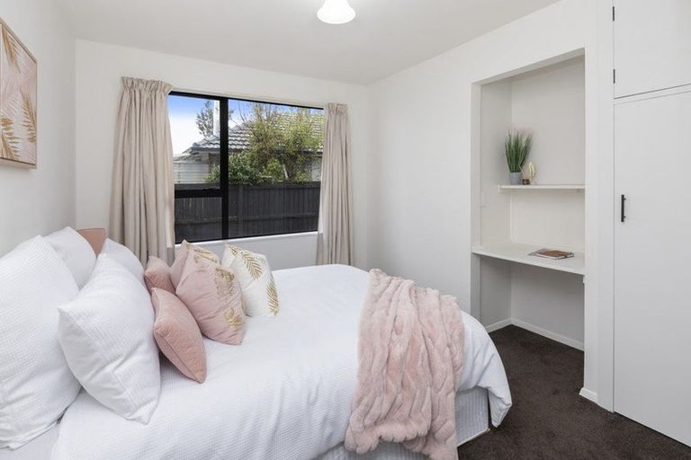 Photo of property in 10 Inca Place, Redwood, Christchurch, 8051