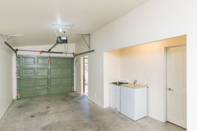 Photo of property in 125c The Parade, Island Bay, Wellington, 6023