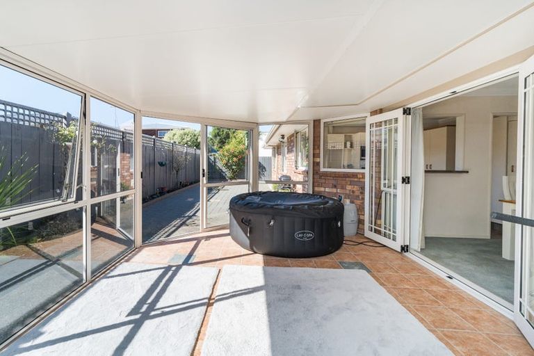 Photo of property in 12/358 College Street, West End, Palmerston North, 4410