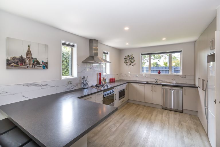 Photo of property in 78a Daniels Road, Redwood, Christchurch, 8051