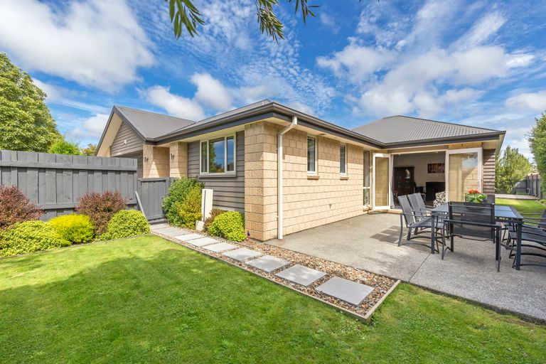 Photo of property in 78a Daniels Road, Redwood, Christchurch, 8051