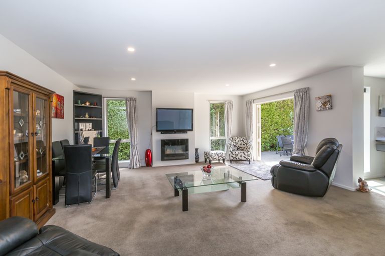 Photo of property in 78a Daniels Road, Redwood, Christchurch, 8051