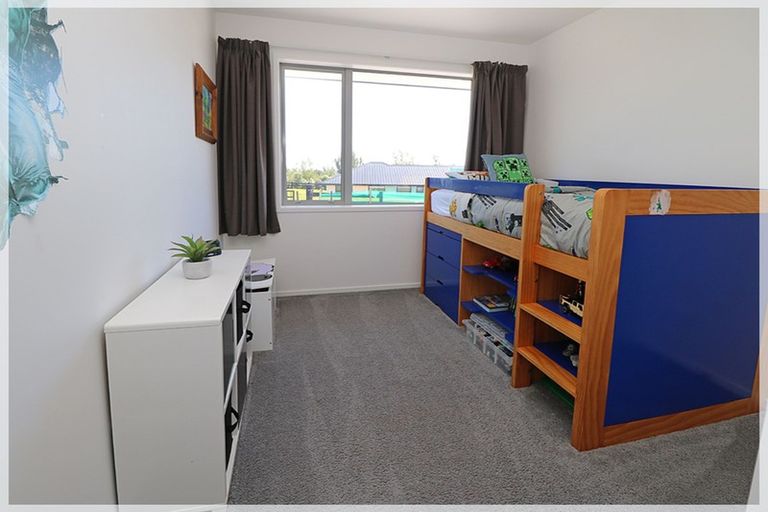 Photo of property in 17 Westwood Drive, Aokautere, Palmerston North, 4471