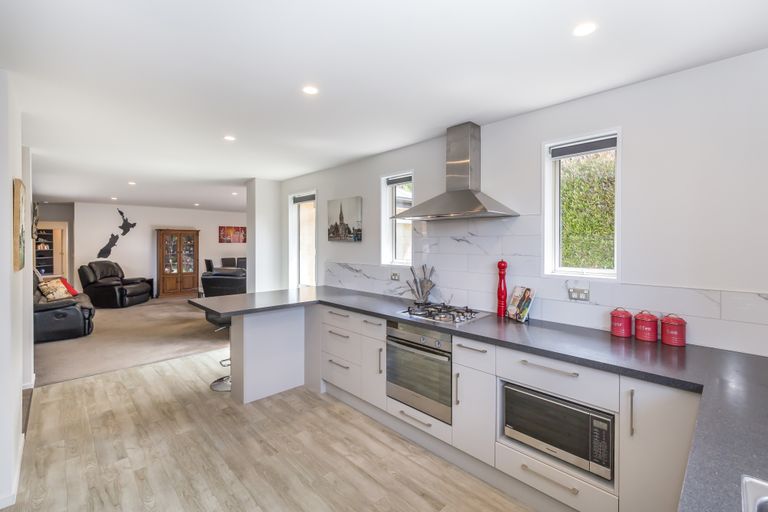 Photo of property in 78a Daniels Road, Redwood, Christchurch, 8051