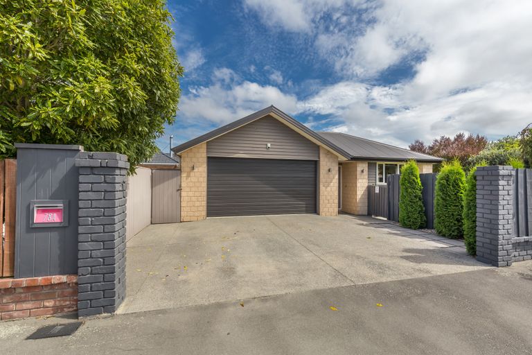 Photo of property in 78a Daniels Road, Redwood, Christchurch, 8051