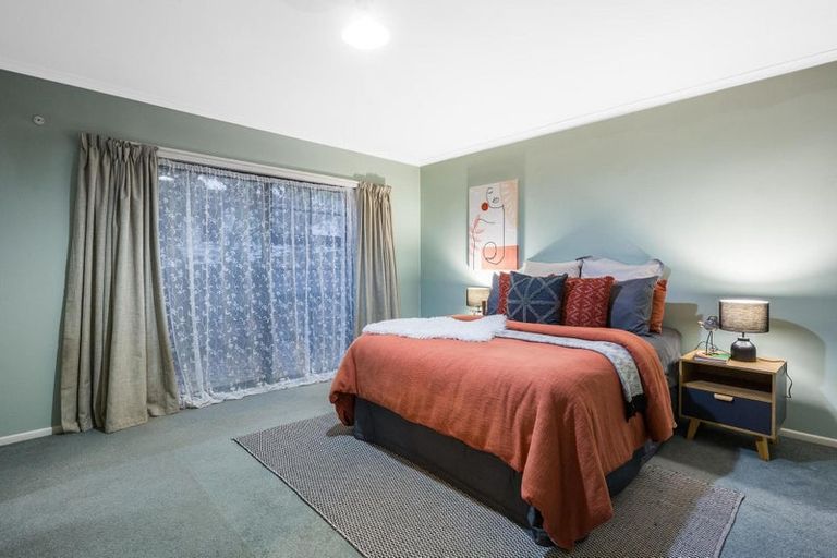 Photo of property in 22 Sunset Parade, Plimmerton, Porirua, 5026