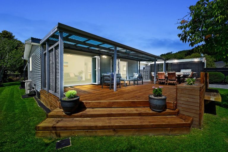 Photo of property in 4 Pinehaven Road, Pinehaven, Upper Hutt, 5019