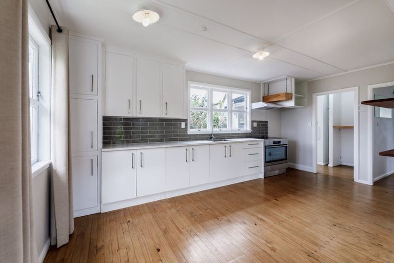 Photo of property in 1/74 Forest Hill Road, Henderson, Auckland, 0612