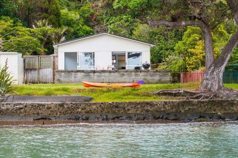 Photo of property in 3 Foster Avenue, Huia, Auckland, 0604