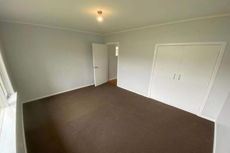 Photo of property in 77 Farquhar Road, Glendene, Auckland, 0602