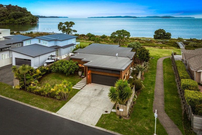 Photo of property in 21 Hampton Mews, Snells Beach, 0920