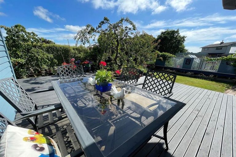 Photo of property in 12 Parsonage Road, Waimate, 7924