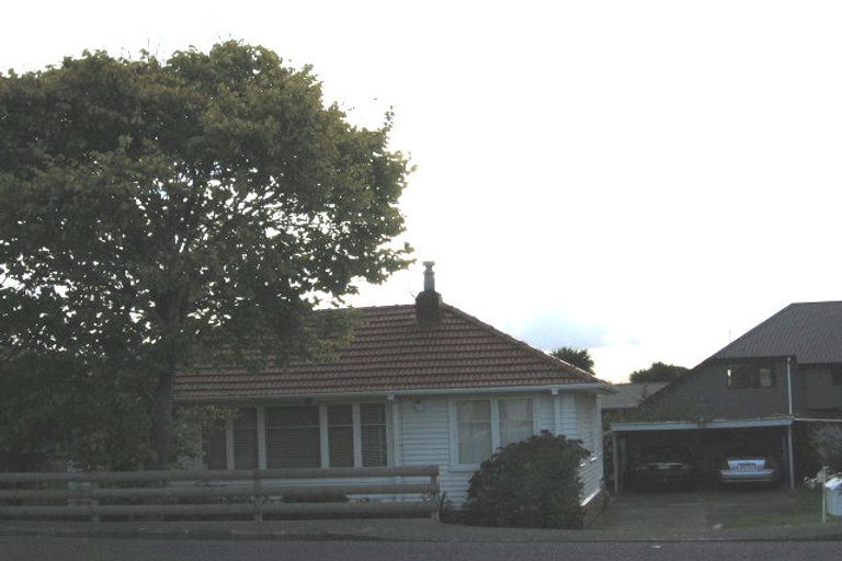 Photo of property in 438 Old Te Atatu Road, Te Atatu Peninsula, Auckland, 0610