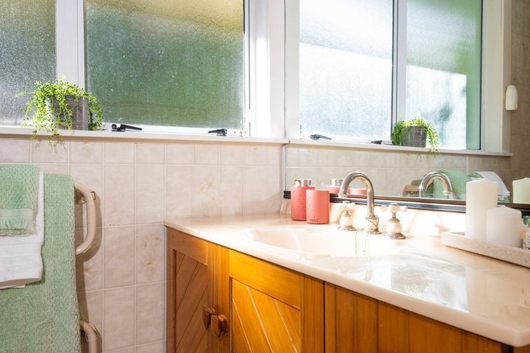 Photo of property in 259 Middleton Road, Glenside, Wellington, 6037