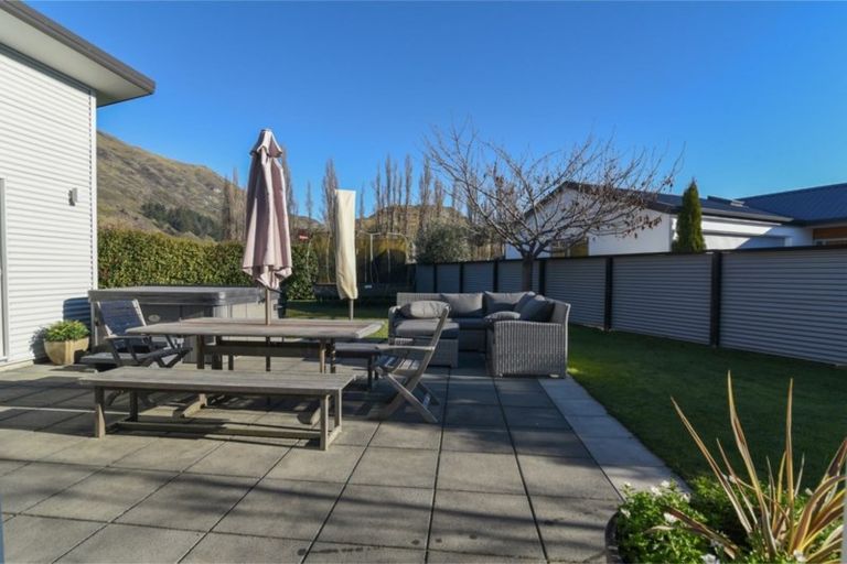 Photo of property in 56 Onslow Road, Lake Hayes, Queenstown, 9304