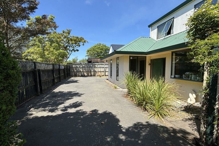 Photo of property in 136 Innes Road, St Albans, Christchurch, 8052