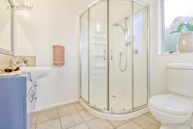 Photo of property in 13a Flanshaw Road, Te Atatu South, Auckland, 0610