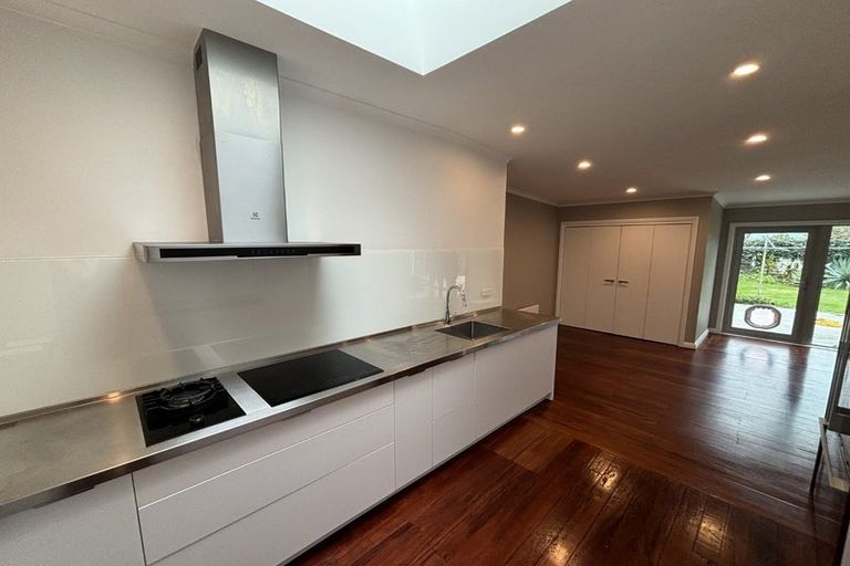 Photo of property in 38 Oroua Street, Eastbourne, Lower Hutt, 5013