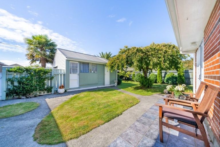 Photo of property in 5 Te Puni Grove, Elderslea, Upper Hutt, 5018