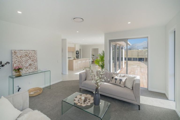 Photo of property in 12 Awatea Drive, Whitianga, 3510