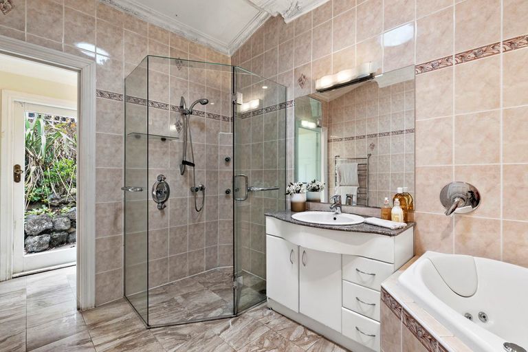 Photo of property in 18 Charlton Avenue, Mount Eden, Auckland, 1024