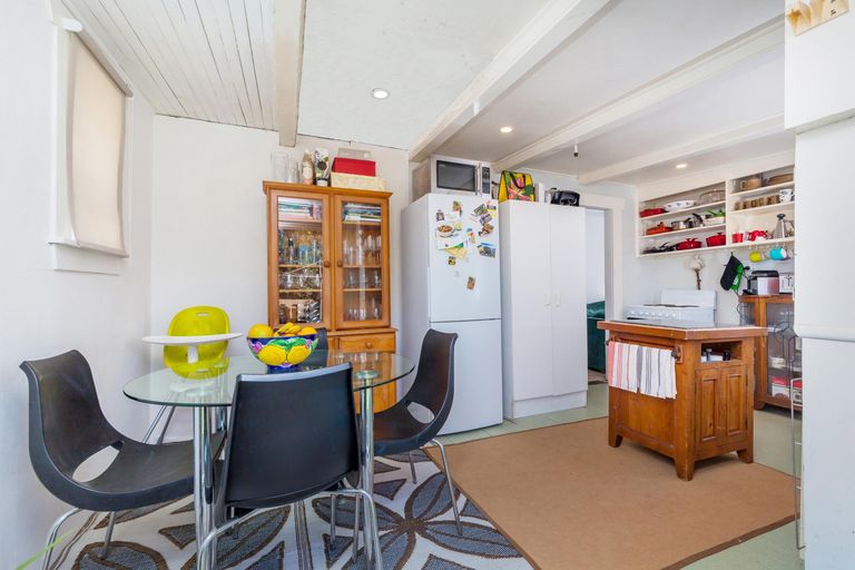Photo of property in 20 Oakdale Road, Mount Roskill, Auckland, 1041