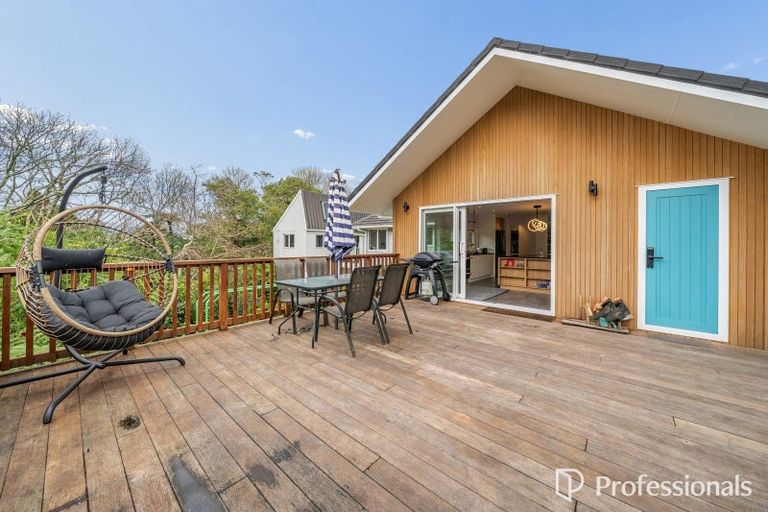 Photo of property in 57 Poto Road, Normandale, Lower Hutt, 5010