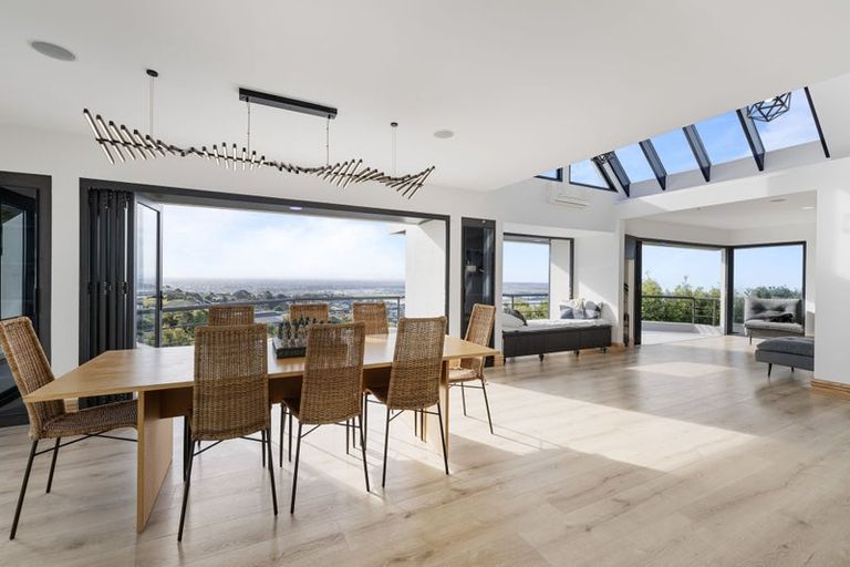 Photo of property in 9 Luxton Place, Mount Pleasant, Christchurch, 8081