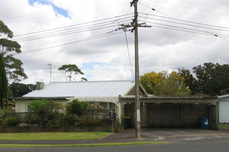 Photo of property in 30 Rambler Crescent, Beach Haven, Auckland, 0626