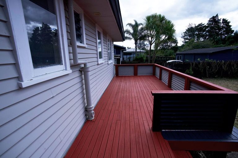 Photo of property in 12 Lucinda Place, Glen Eden, Auckland, 0602