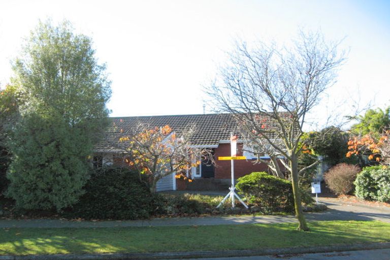 Photo of property in 20 Warren Crescent, Hillmorton, Christchurch, 8025