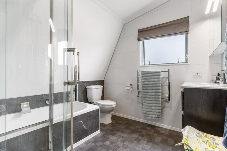 Photo of property in 1/9 Barcroft Place, Clendon Park, Auckland, 2103