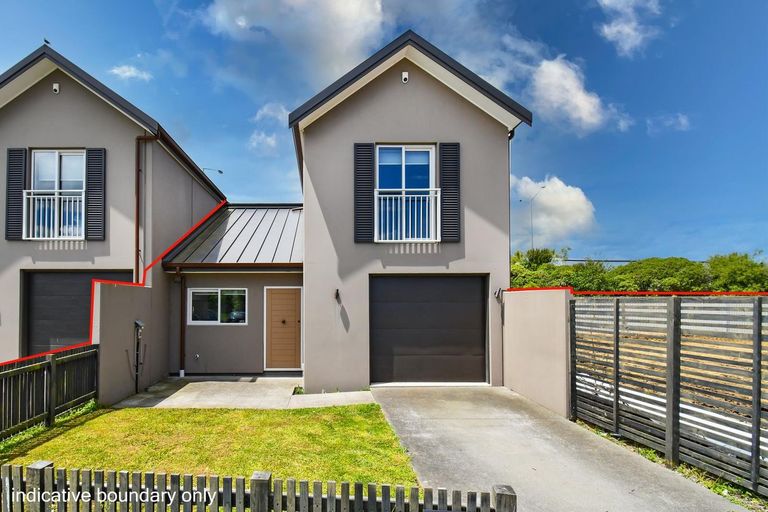 Photo of property in 14 Patiti Parade, Mangere Bridge, Auckland, 2022