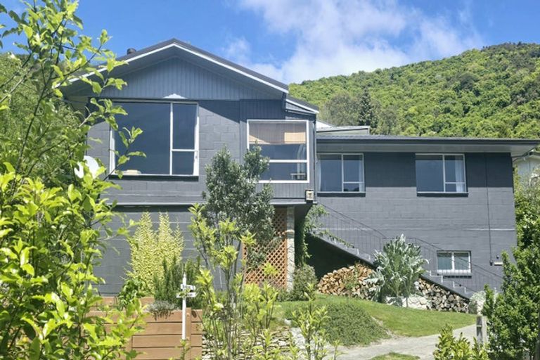 Photo of property in 86 Scotland Street, Picton, 7220