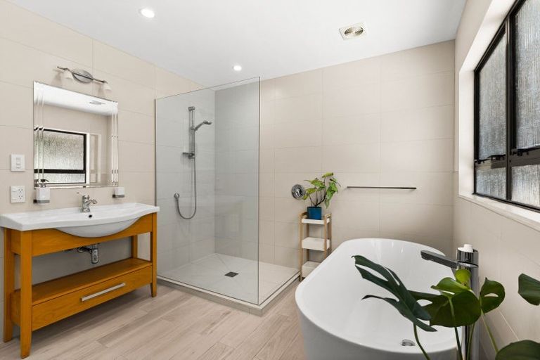 Photo of property in 82 Tauroa Road, Havelock North, 4130