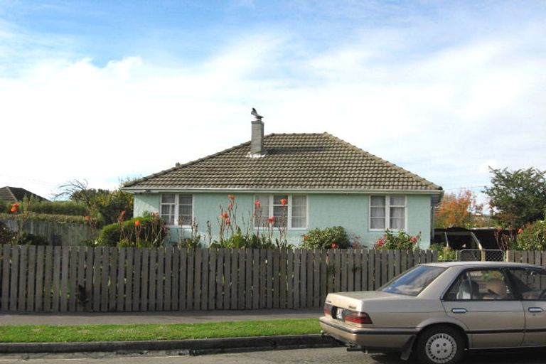 Photo of property in 5 Cone Place, Northcote, Christchurch, 8052
