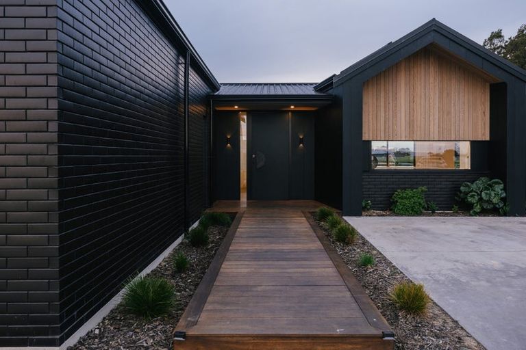 Photo of property in 16 Crown Lane, Rongotea, Palmerston North, 4473