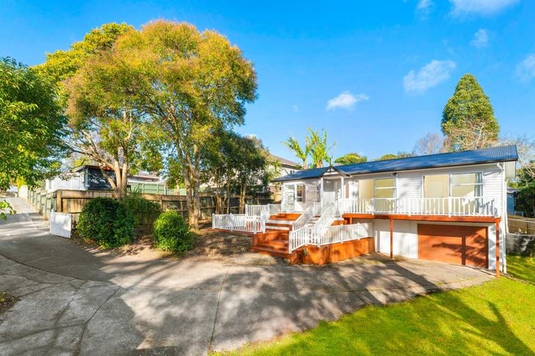Photo of property in 34 Kingdale Road, Henderson, Auckland, 0610