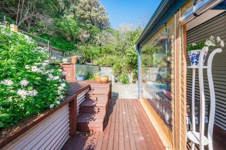 Photo of property in 5 Flaxmere Street, Waikanae Beach, Waikanae, 5036