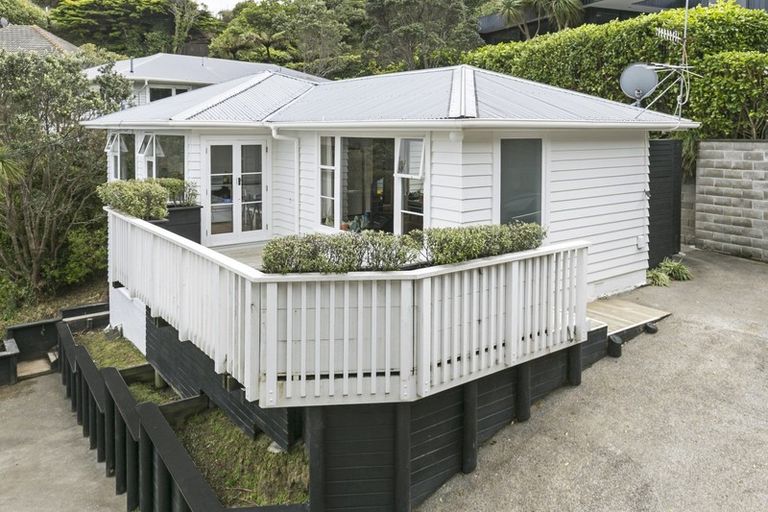 Photo of property in 16 Alexandra Road, Roseneath, Wellington, 6021