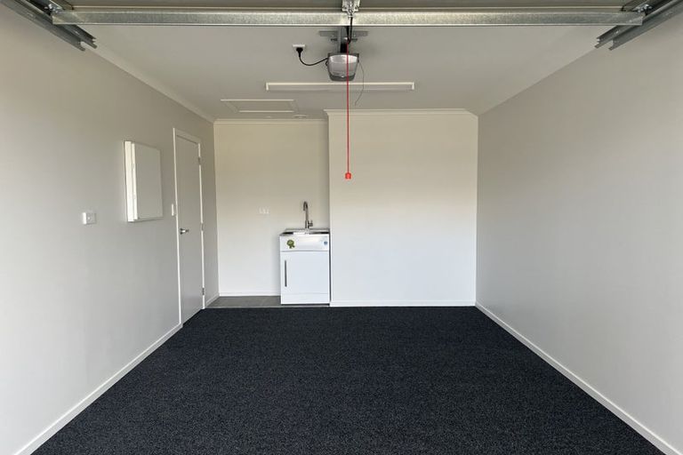 Photo of property in 35 Waruhia Crescent, Rototuna North, 3281