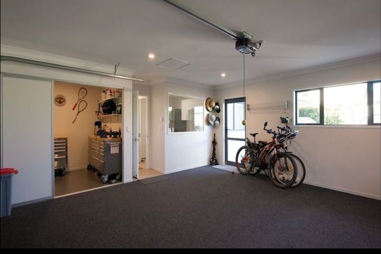 Photo of property in 22 Grace James Road, Pukekohe, 2120